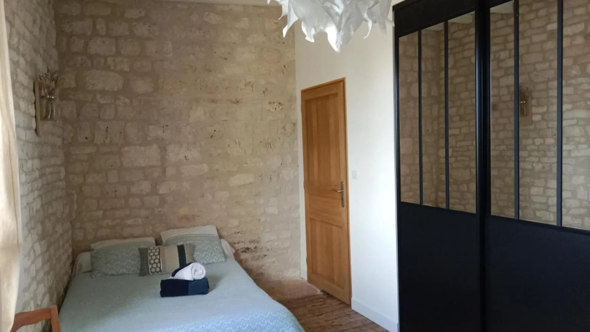 Chambre D'Hotes L'Hermione Bed & Breakfast Villeneuve-sur-Vere
